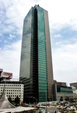 後発の割には地味なビルだよ