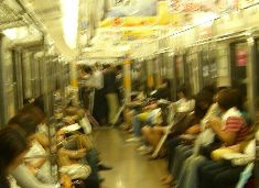 女性専用車両・・・ってホンマ？